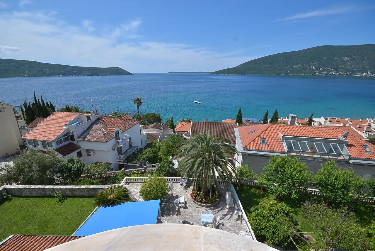 Hotel Vila Margot ヘルツェグ・ノヴィ エクステリア 写真