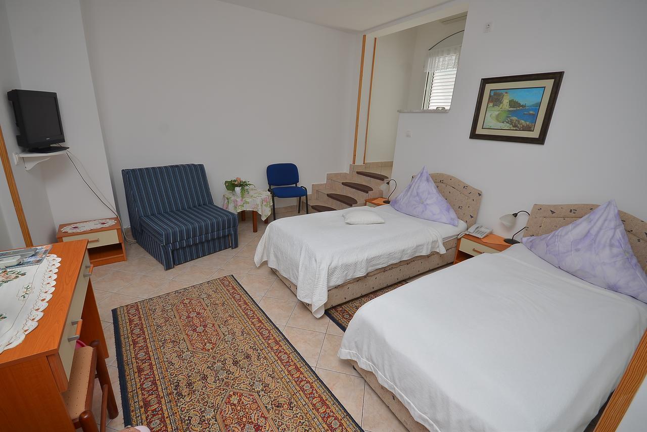 Hotel Vila Margot ヘルツェグ・ノヴィ エクステリア 写真